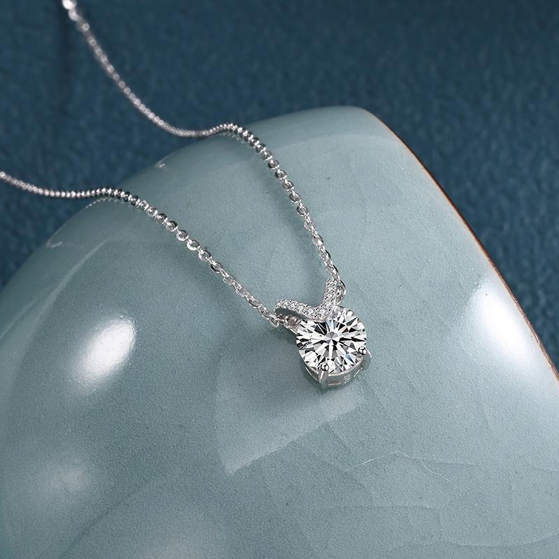 S925 Silver Moissanite One Carat Pendant Necklace for Women