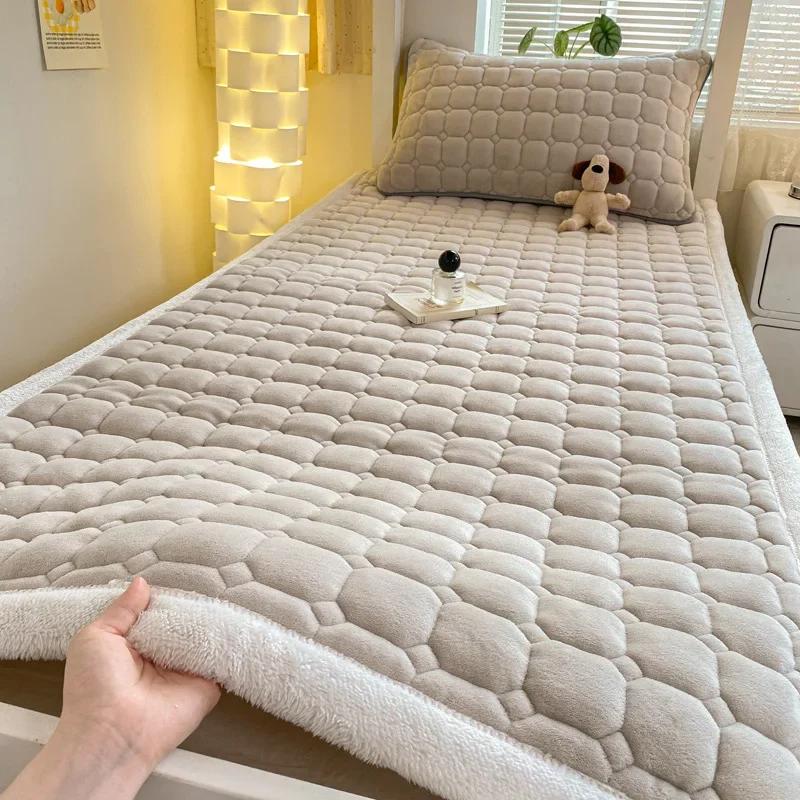 

Winter Milk Velvet Bedspread King Size Bed Cover Quilted Mattress Pad Washable Mattress Protector Bed Linen Queen Bedsheet 120x200cm-1pc