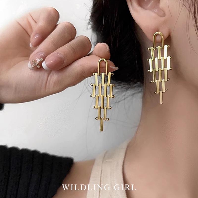 

Geometric Trapezoid Tassel Metal Stud Earrings - Retro Niche Design for Women