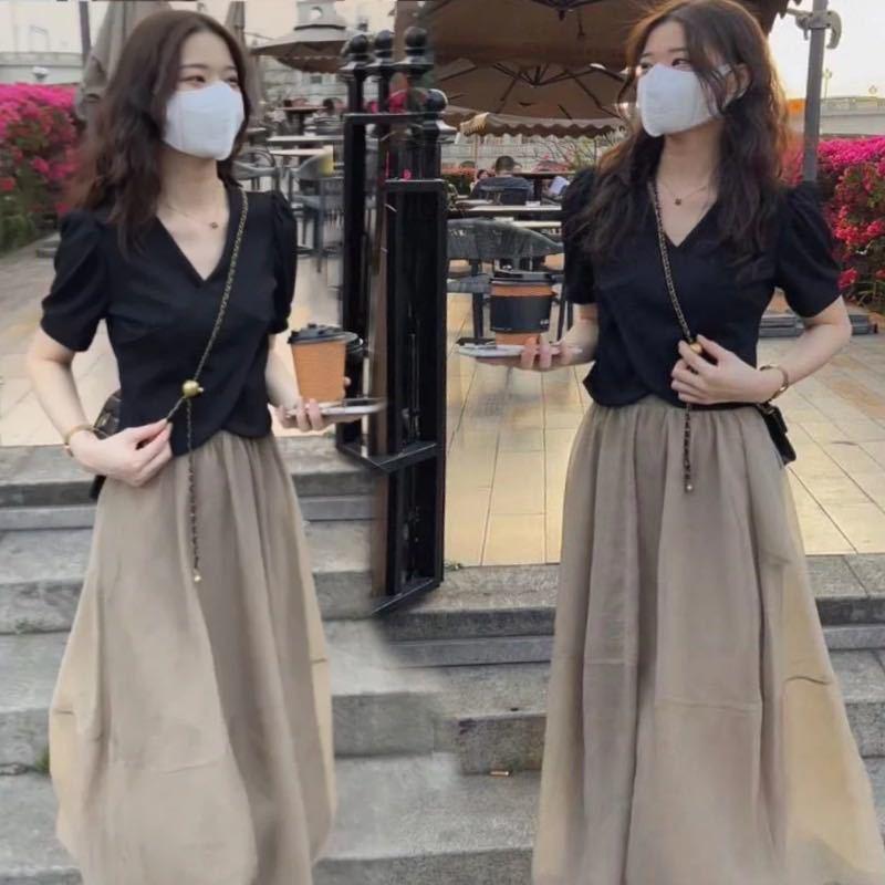 Women's Fashion Two-Piece Set: Spring/Summer V-Neck Short-Sleeved Top & Skirt - Slimming, Gentle Style