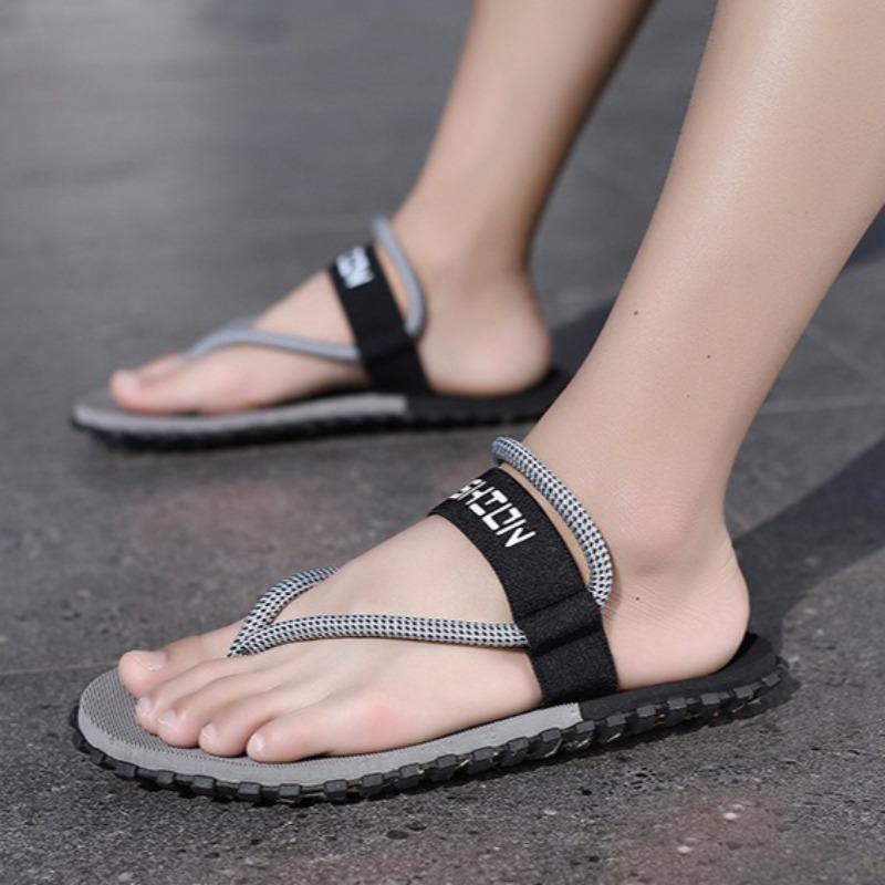 2025 Sommer Neue Herren Sandalen Outdoor Casual Strandschuhe Bequeme Zehenstegsandalen Herren Flip-Flops Leichte Flache Sandalen