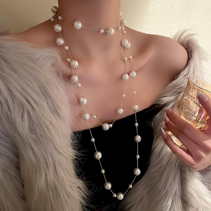 Elegant Rhinestone Pearl & Floral Geometric Necklace - French Retro Style for Autumn/Winter