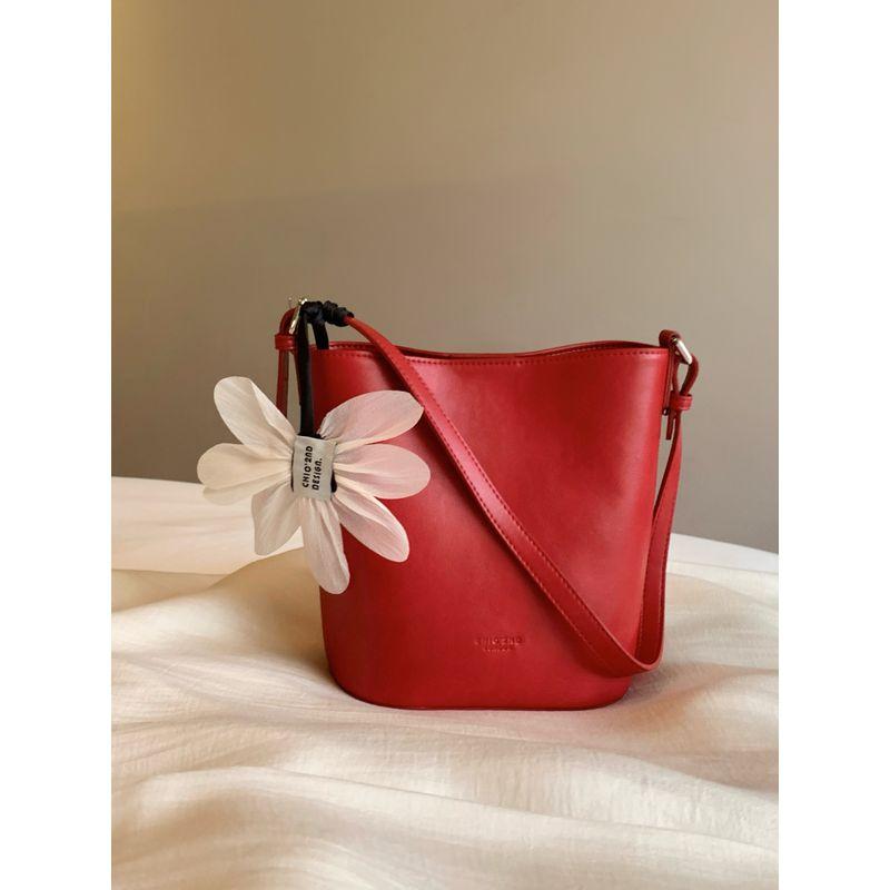 

South Style Chio2nd Morning Dew Shimmer Bucket Bags Women 2025 Super Hot Texture Work Clothing Satchel Shoulder Messenger Bag Cherry Red