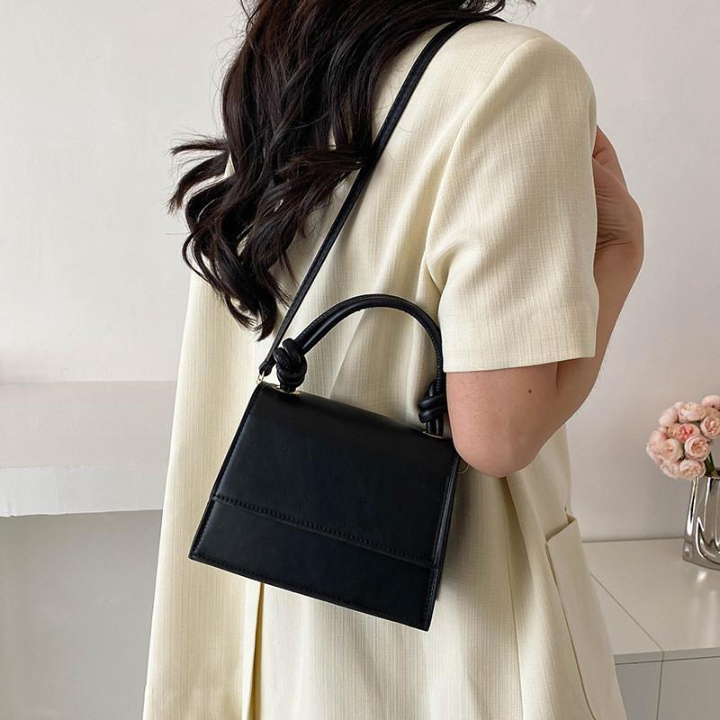 Street Fashion Small Square Bag With Car Stitching Trendy Pu Material Shoulder Bag