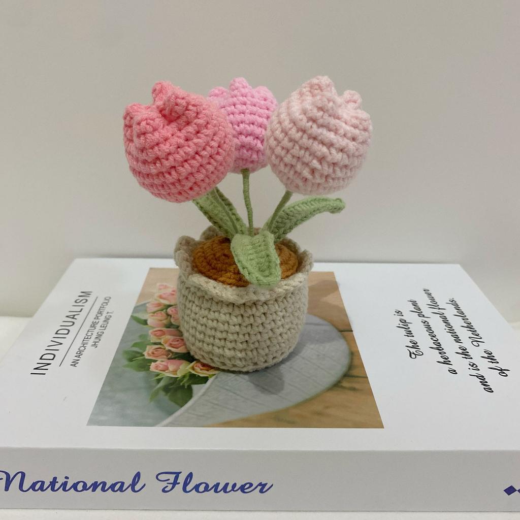 Tulips Crochet Flowers with Potted Cute Knitted Flower Tulips Artificial Palnt Easter Decoration 2025 Office Table Car Decor