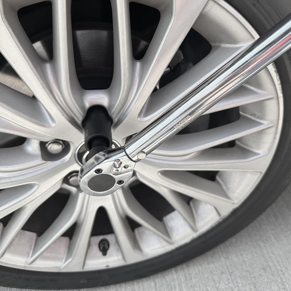 4-Piece 1/2-Inch Impact Socket Set Cr-Mo Steel Mechanic Tool Detachable Ratchet Extension Bar 6 Sizes Durable Storage Case