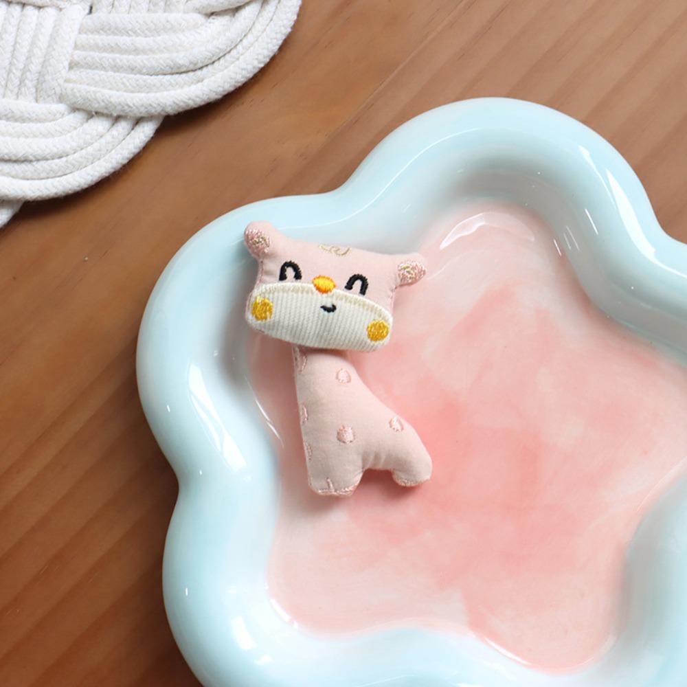 

New Handmade Stuffed Giraffe Brooch Mini DIY Fabric Pin Gift Soft Clothing Decoration Pin Bag Accessories рожевий