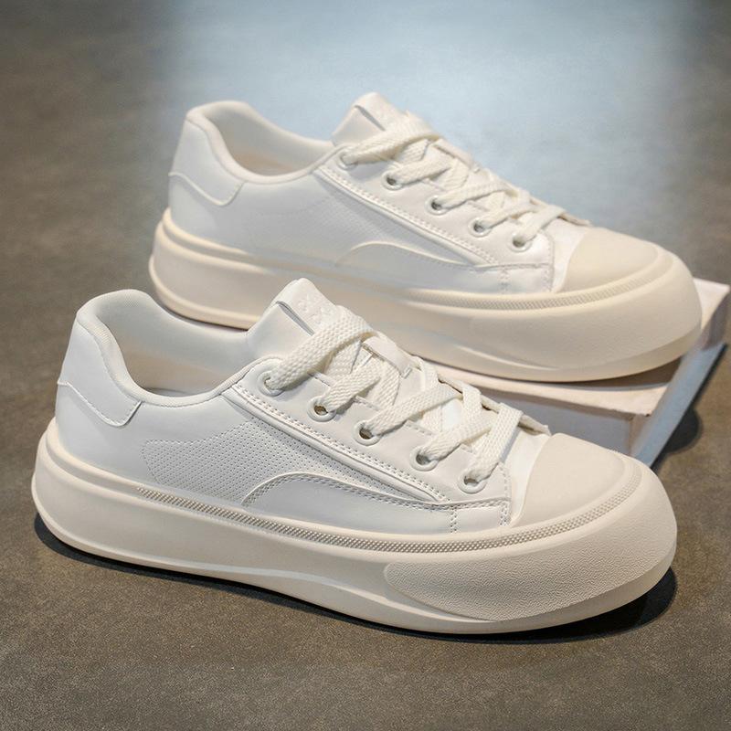 Leichter Luxus Herbst Herren Leder Lochmuster Freizeitschuhe Student vielseitige Plateau kleine weiße Herrenschuhe Live-Sportarten Skateboard-Schuhe