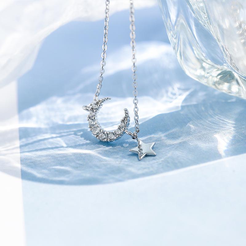 Star Moon Collarbone Chain Women'S Necklace Women'S Lamp Luxury Niche Simple Temperament Design Sense Ins Premium
