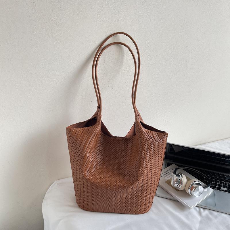 Retro Bag Women's Large Capacity 2025 New Autumn and Winter Leisure Shoulder Shopping Bag Texture Commuter Tote Bag