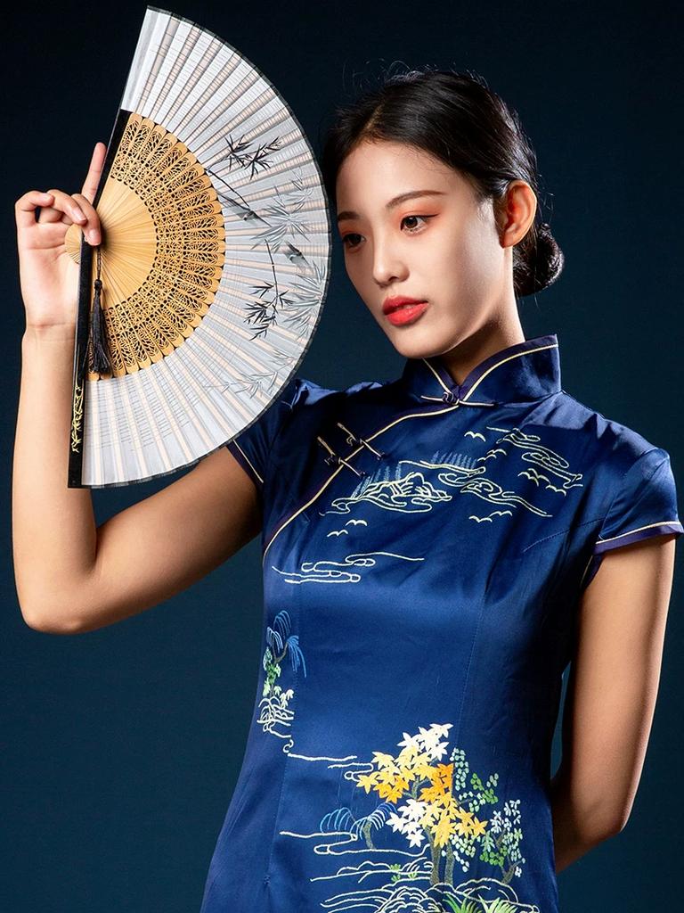 Chinese-Style Folding Fan for Women, Hollow-Carved Bamboo Fan, Traditional Ink Painting, Silk Satin Fan Surface, Daily Folding Fan