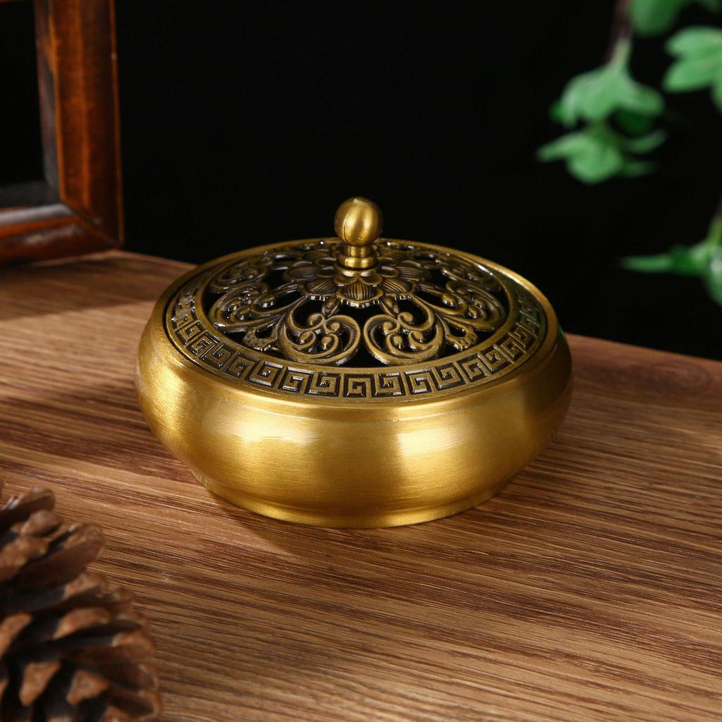 Retro Flat-Bottom Incense Burner for Coil, Sandalwood & Agarwood with Classical Golden Lotus Design, Home Décor & Ceremony Ornament