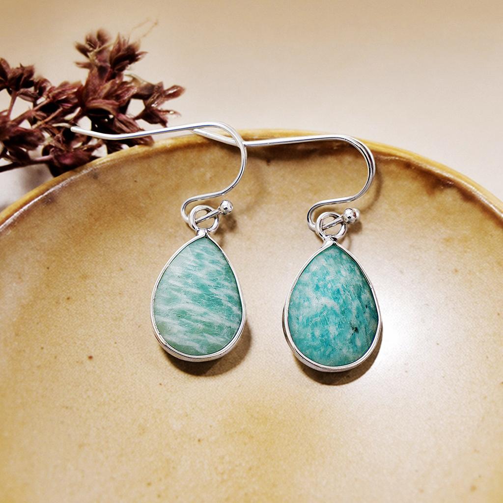 Fashion new smart wind natural stone crystal water drop pendant earrings popular Ins jewelry in Europe and America