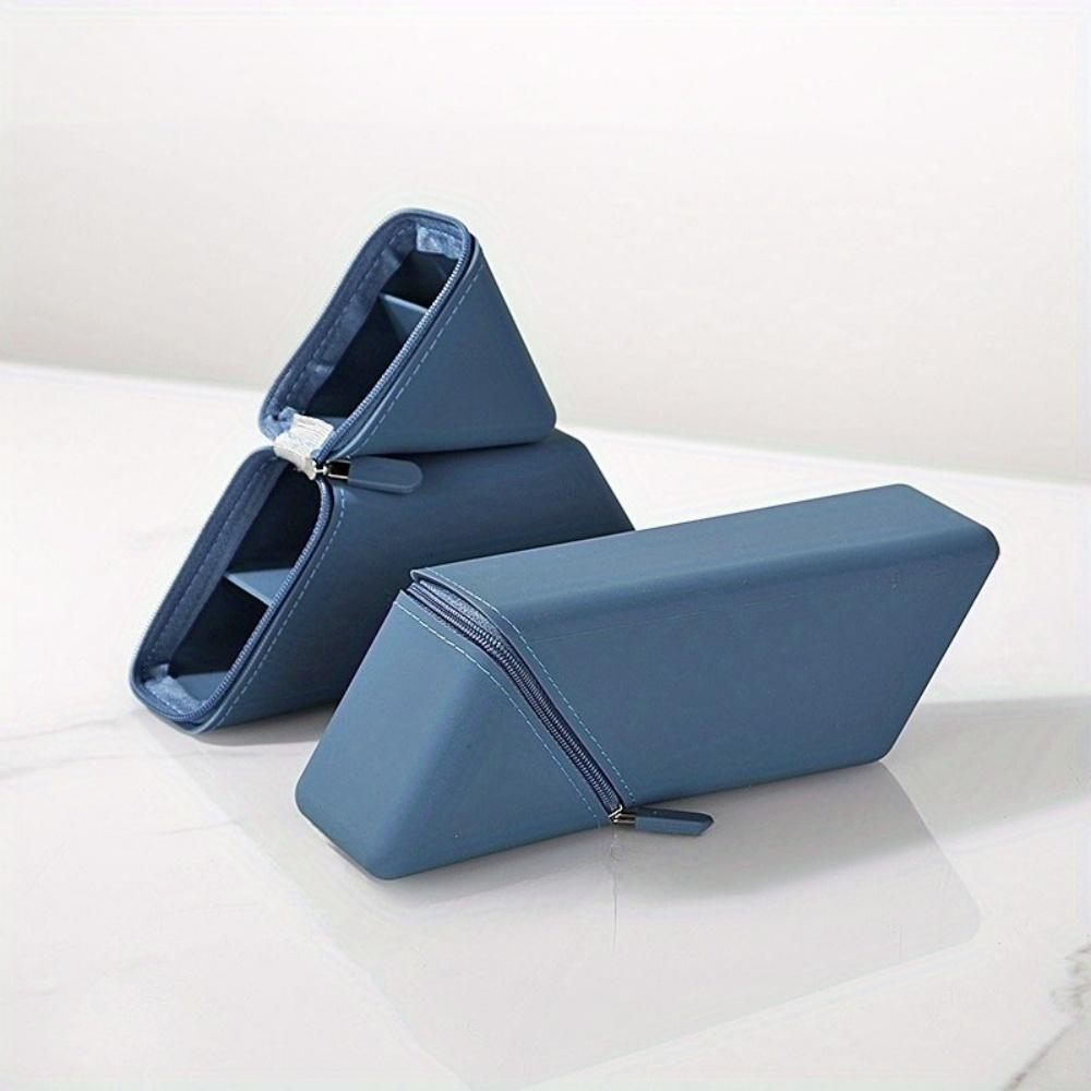 

A cute pencil case with a foldable and waterproof silicone pen holder - suitable for desks, study rooms and offices синий