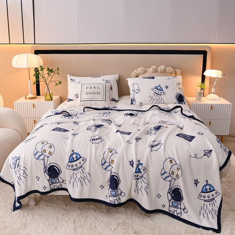 

Lightweight Soft Flannel Blanket with Leaf Print Warm Plush Bedspread Milk Velvet Throw Blankets for Sofa Bed Home Bedding Cover 1.0x1.5m Kid Size