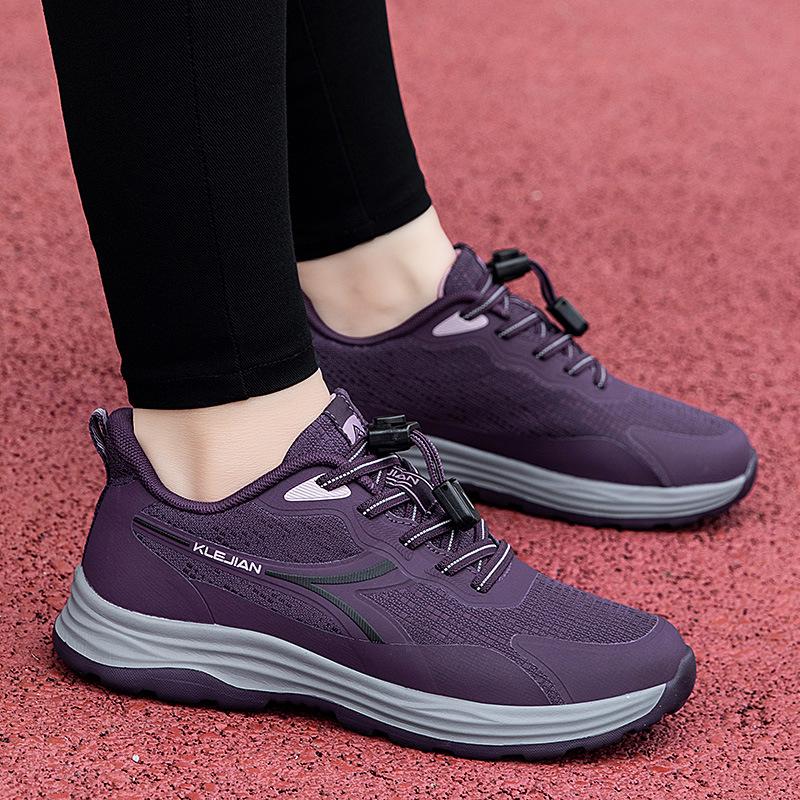 

Comfortable elderly shoes new lightweight mother shoes outdoor couple men s and women s shoes casual sports shoes medium and old walking shoes 41