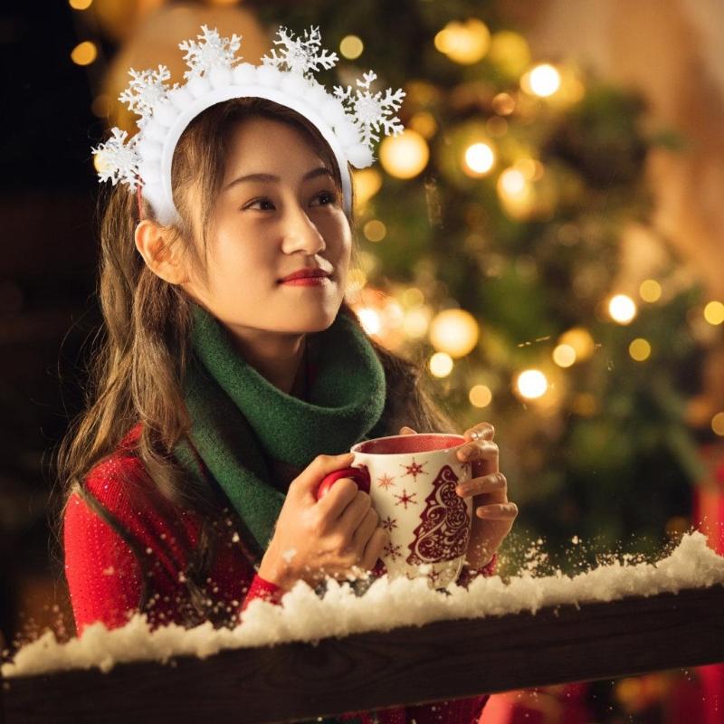 White Snowflake Headband Glittering Rhinestones Women Hair Bands Hair Decors Suitable for Holiday and Winter Gatherings