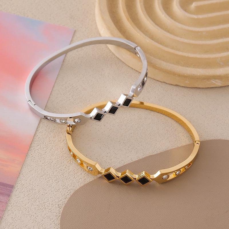 Elegant Titanium Steel Rhombus Bracelet with 18K Gold Plating and Rhinestone Inlay