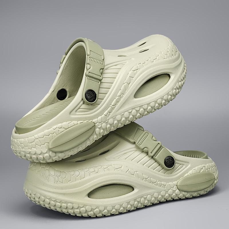 New Breathable Slide Shoes For Men Summertime Eva Clogs Garden Shoes Outside Holes Beach Slide Shoes Plush Comfort Slides Trend Clogs