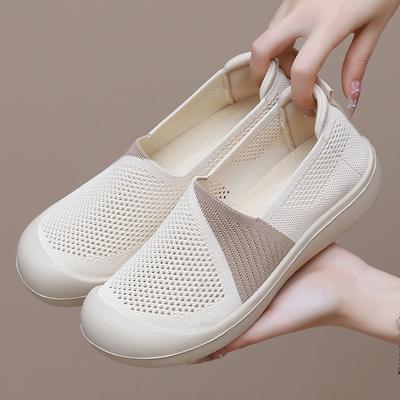 Women's Shoes Summer New Old Beijing Cloth Shoes Women's Mesh Hollow Breathable Mother Shoes Soft Sole Not Tired Feet Casual Shoes