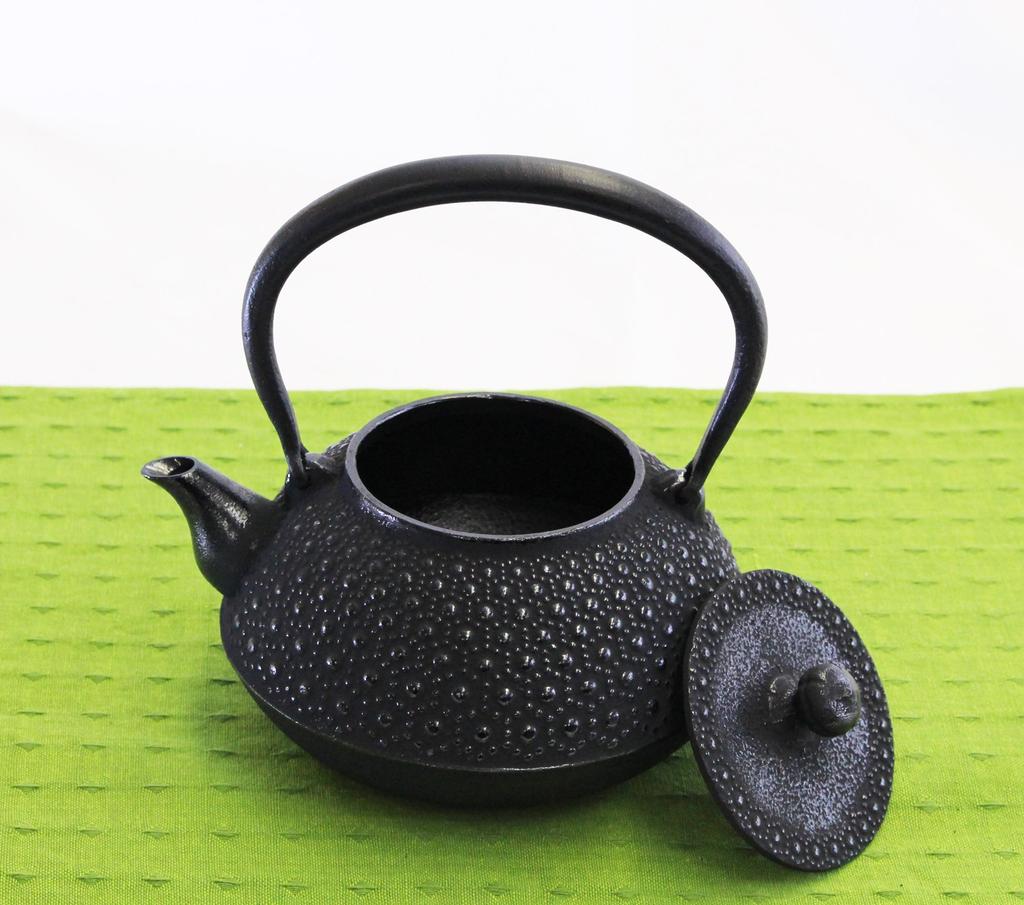 Asahi Iron Kettle Flat Round Tortoise Shell Arale Liter Iwate Prefecture Traditional Craft Nanbu Ironware 1.2