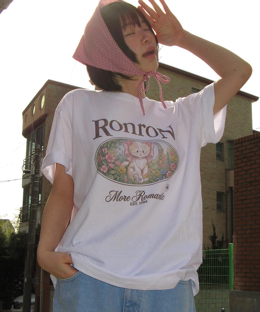 RONRON Flower Cat Over Fit T Shirt White