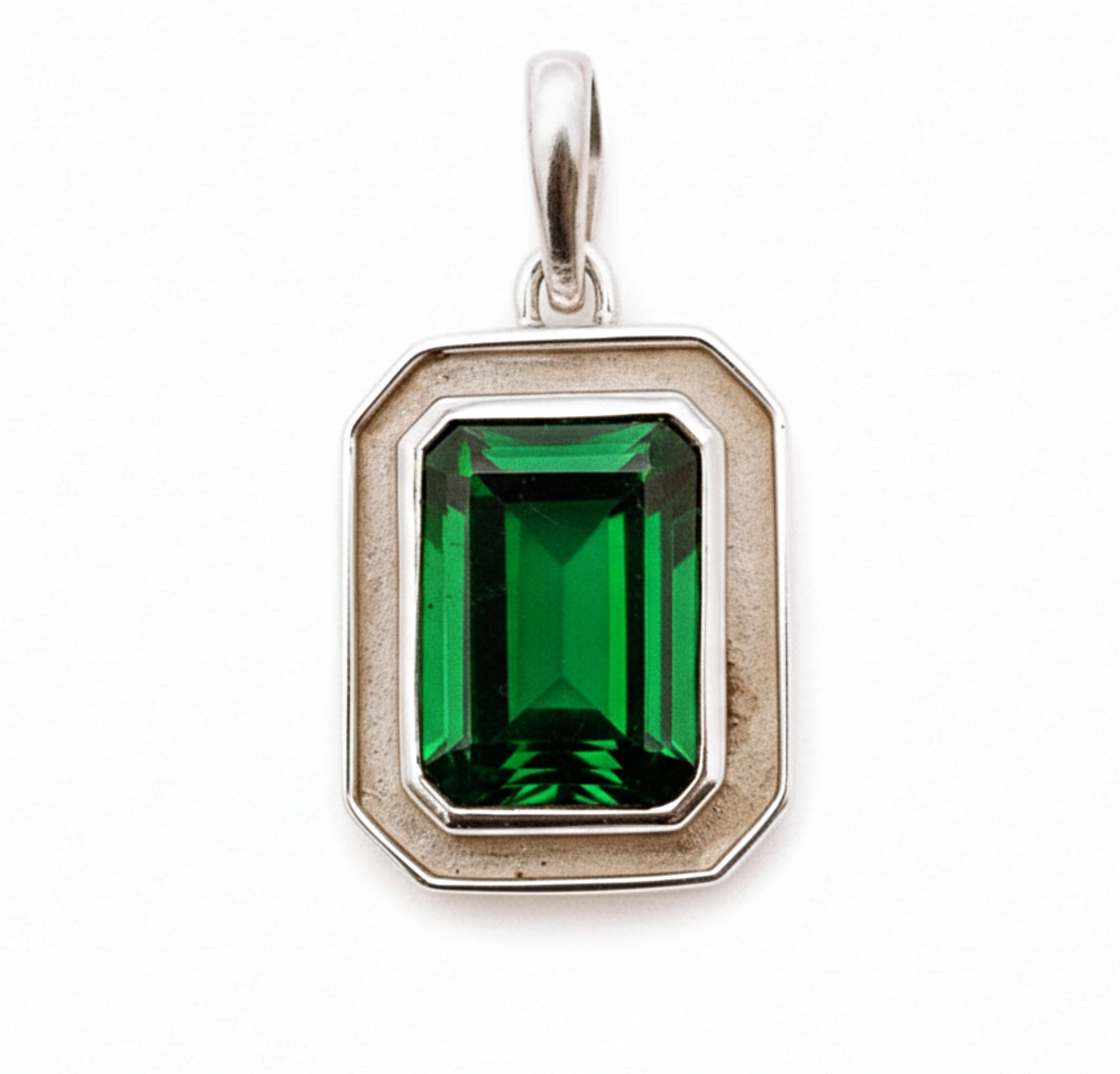 

Green Emerald Pendant, 925 Solid Sterling Silver, Octagon Shape Gemstone Pendant, Necklace Pendant for Women серебряный