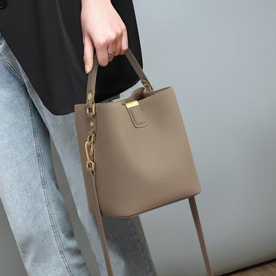 New Bucket Bag Large Capacity Genuine Leather Women's Bag Versatile Shoulder Bag Commuting Handbag