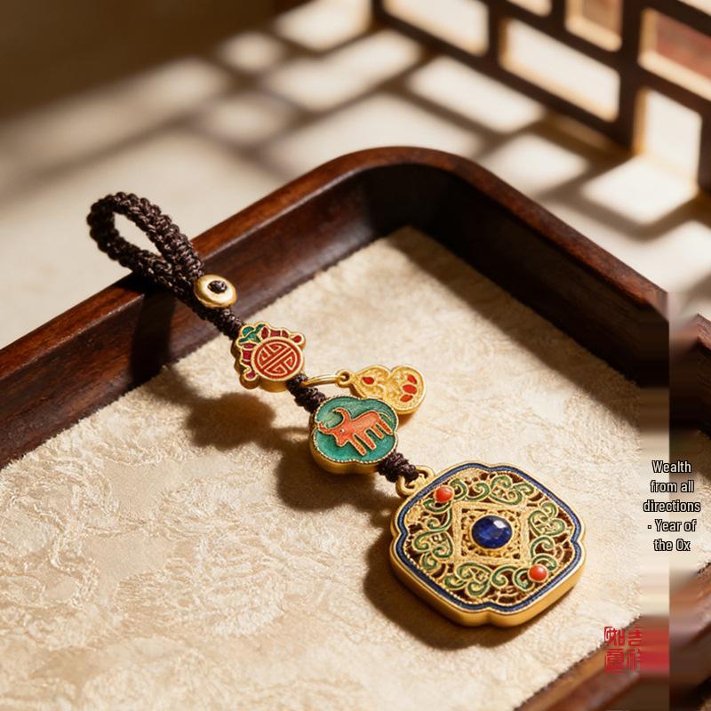 Zodiac Animal Keyring: Gold Pendant for Men & Women - Success & Wealth Talisman