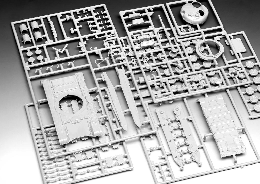 Уровень немецкого языка (Revell) 1/72 Советский Т-72 М1 Пластиковая модель 03357 танк (военный автомобиль)