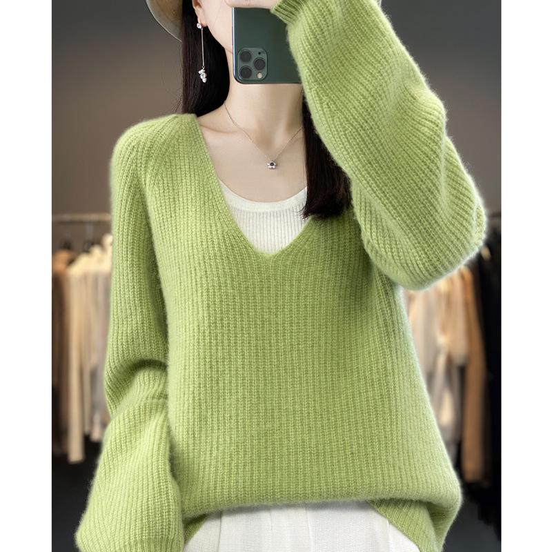 V-Neck Women's Long-Sleeve Pure Wool Sweater – Cozy Autumn/Winter Knitwear