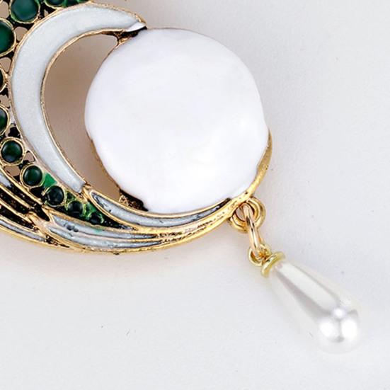 Broche Cheval Émaillé Blanc Broche Cheval Rétro avec Pendentif Perle Fausse Suspendu Broche Animal Épinglette Robe Accessoire de Costume Cadeau pour Elle Lui