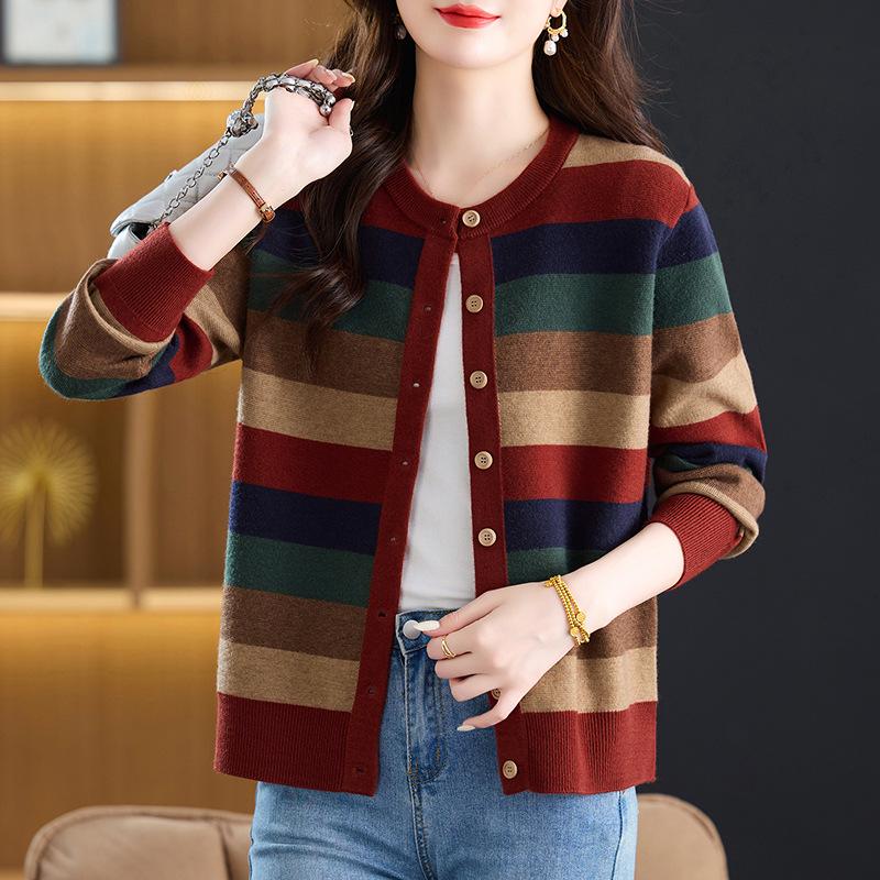 Women's Striped Autumn Knit Cardigan 2025: Fashionable, Loose-Fit, Slimming, Age-Defying Sweater Coat