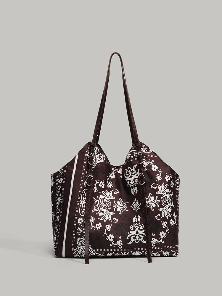 

Large capacity printed shoulder shopping bag tote bag women s 2025 summer new casual lazy commuter bag handbag коричневый