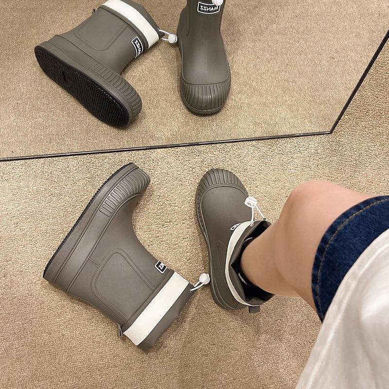 Rain shoes women's fashion bundle waterproof shoes thick-soled short tube outer wear rain boots non-slip and wear-resistant kitchen rubber shoes