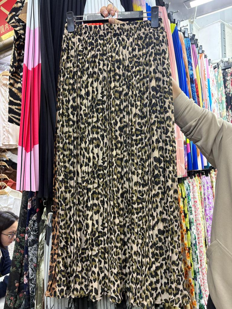 European & American Pleated Print Midi Skirt, Soft Chiffon Fabric, High Waist, Versatile Style