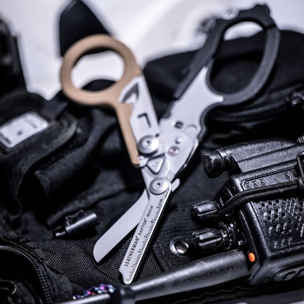 LEATHERMAN Scissors RAPTOR with Resin Holster Case Japanese 25 Year Warranty Multi-Tool [Genuine Product] [Tan & Black]