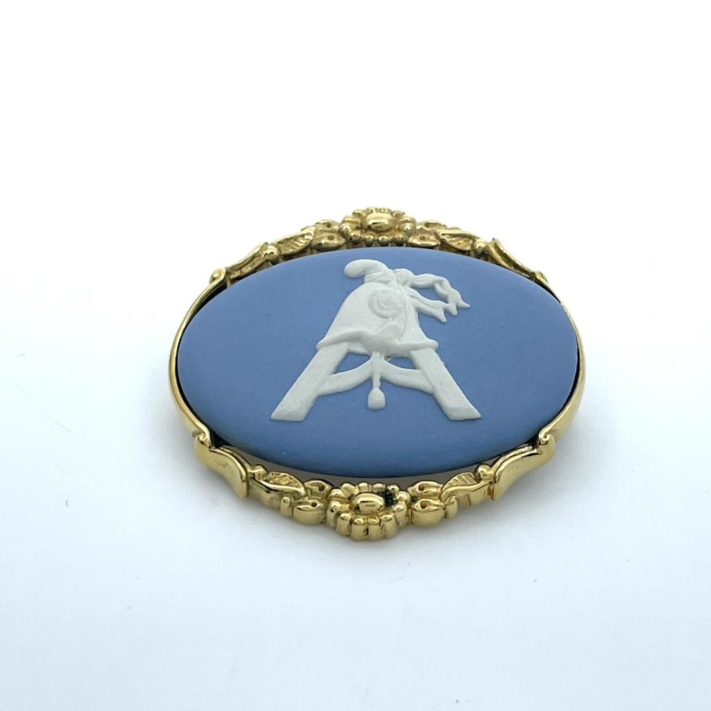 Použitá brož Wedgwood modrá/zlatá pozlacená dámská