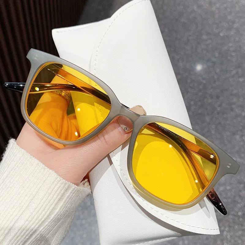 New Personality Square Frame Sunglasses Retro Yellow Men Fashion Frosted Small Frame Glasses Women Trend Two-tone Sunglasses