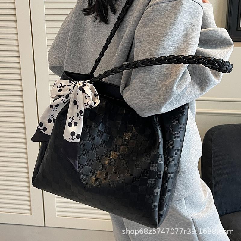 2025 Summer New Fashion Silk Scarf Portable Shoulder Large Capacity Tote Bag Women's Bag Simple Texture Armpit Bag