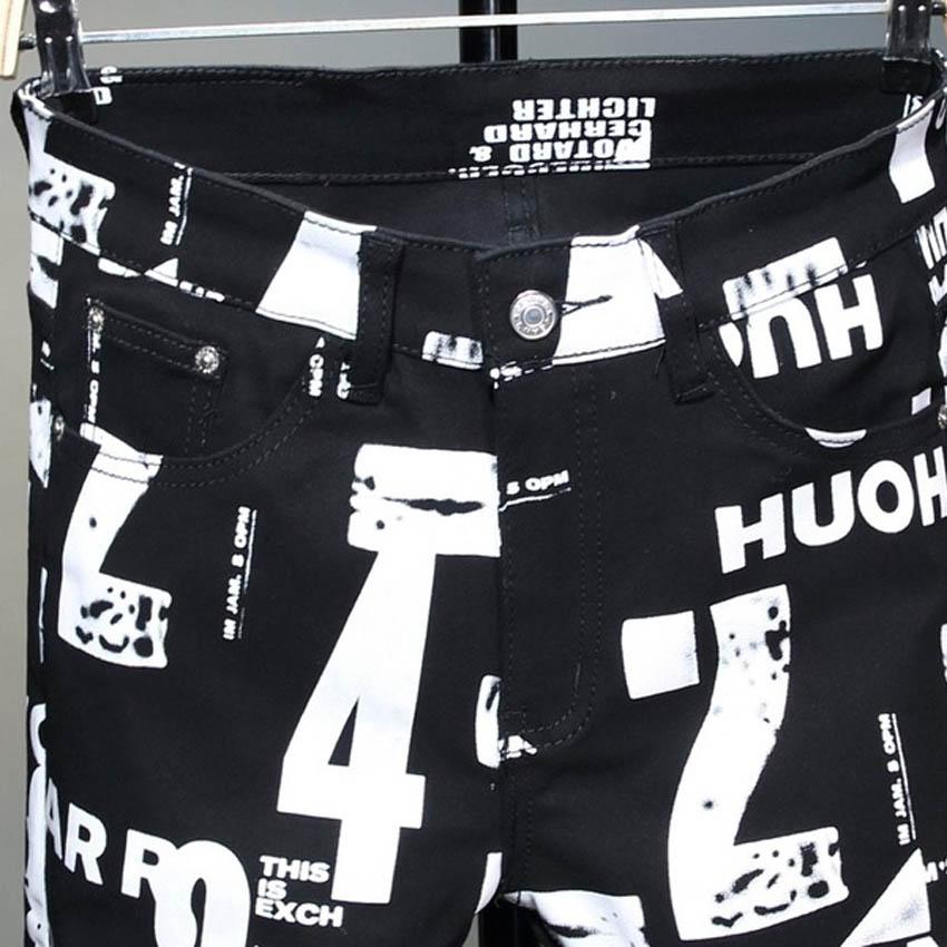 Nové Pánské módní dopisy Tištěné džíny Úzké noviny Vzor Tištěné Osobnost Slim Fit Džínové kalhoty