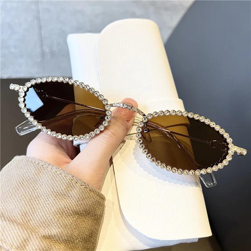 Women'S Diamond Oval Framed Sunglasses Personalized And High-End Shiny Outdoor Sunglasses Metal Eyeglass Frame