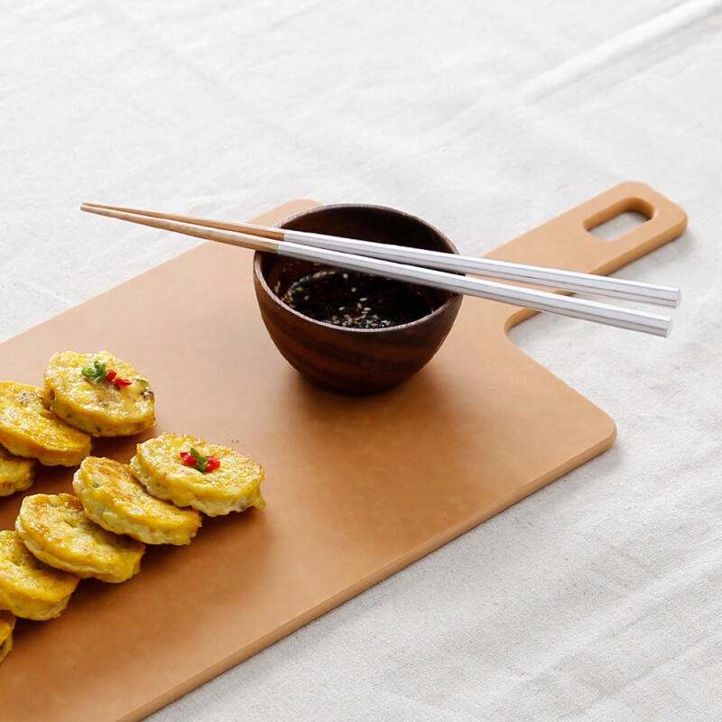 Choose one of three types of wooden chopsticks