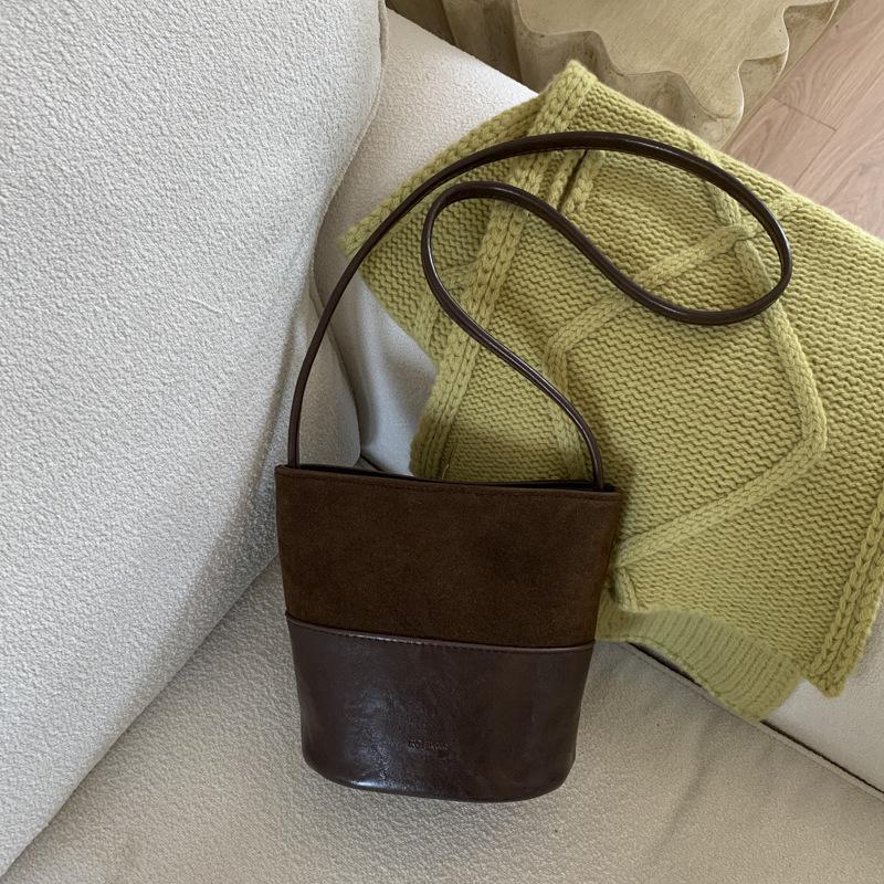 

High-value retro matte leather bucket bag women s 2025 autumn new fashionable large-capacity shoulder messenger bag кофейный