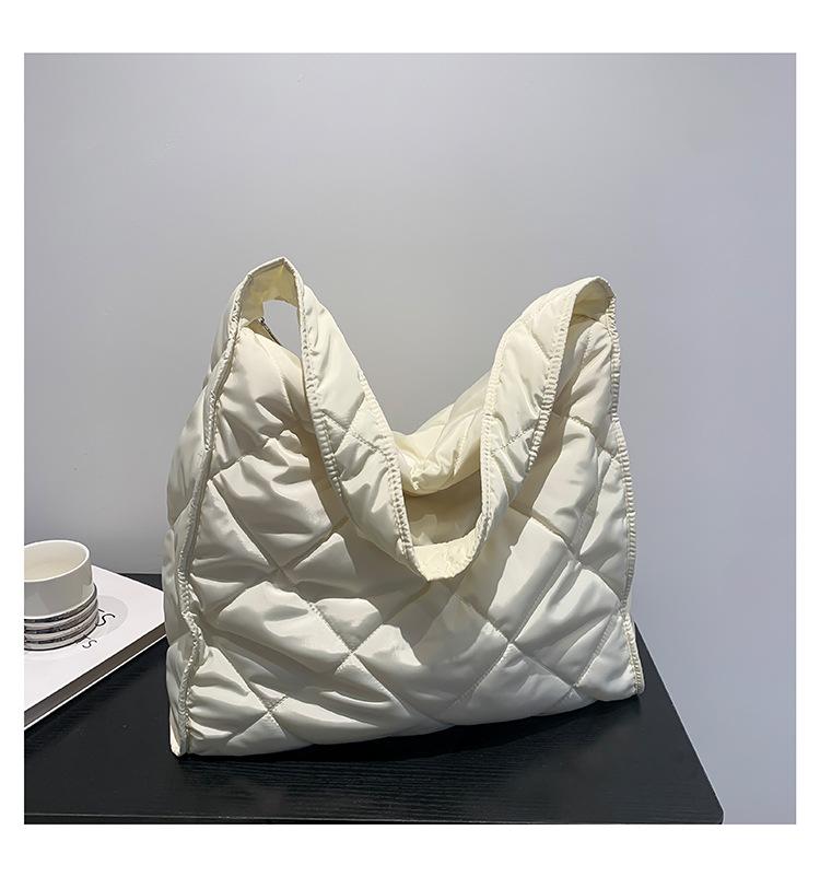 2025 Trendy Women's PU Cloud Shoulder Bag with Zipper and Phone Pocket