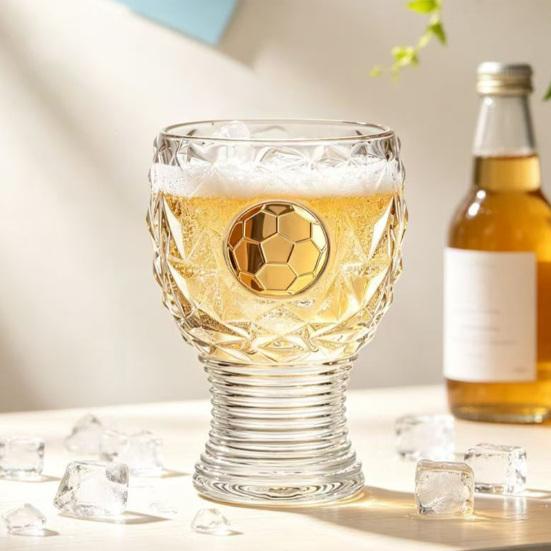 Fotbalová trofej Pivní sklenice, Objem 400 ml Vysoký trofejní hrnek, Čirá skleněná nádoba na Ležák Craftové pivo, Dárek pro sportovního fanouška