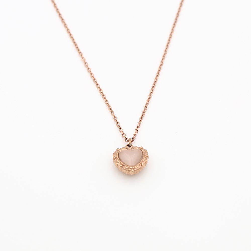 French Retro Lace Cat's Eye Heart Necklace - Versatile Titanium Steel Clavicle Chain for Women