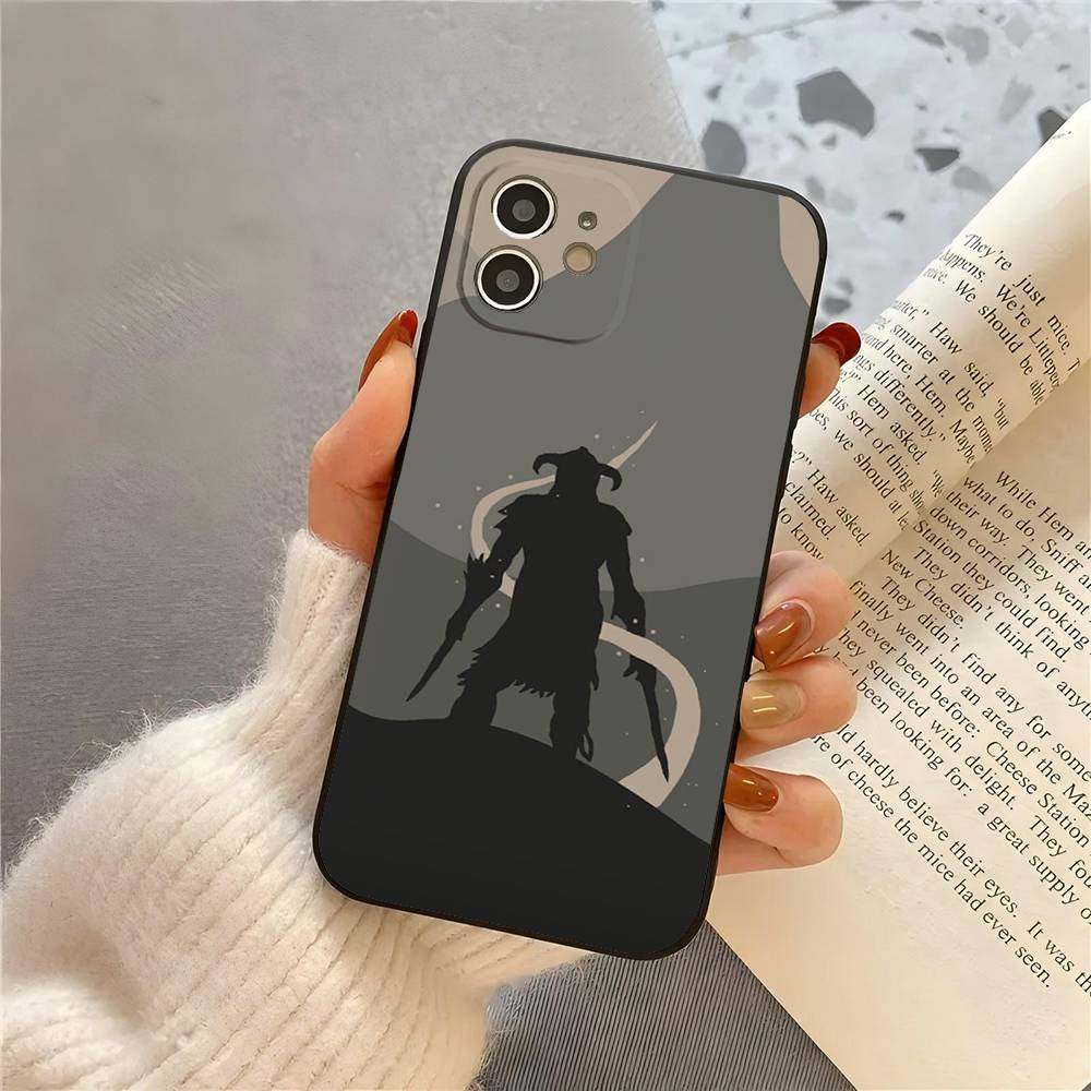 Single Player Game S-Scroll V S-Skyrim Phone Case For IPhone 17 Air 16 15 14 13 Pro Max 11 12 Black Silicone Cover