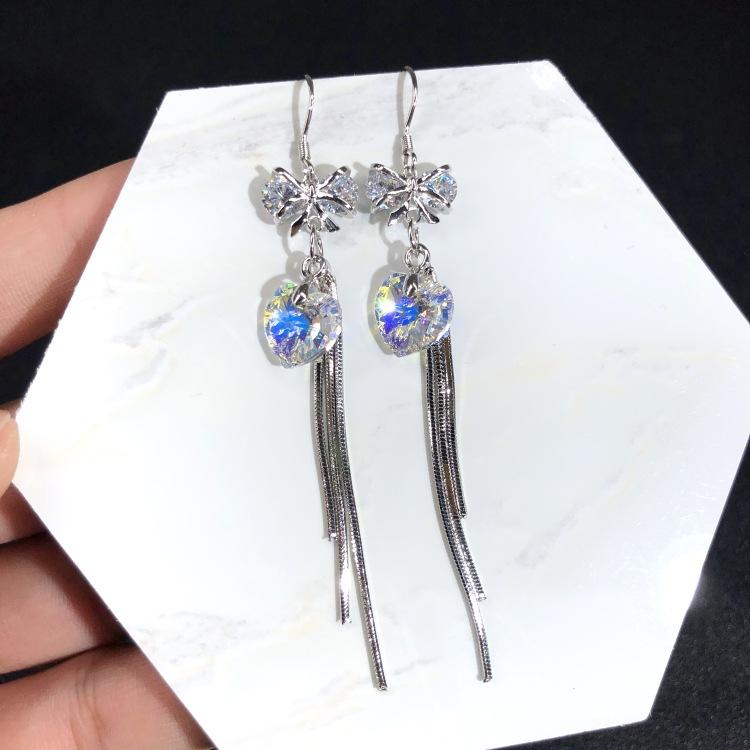 Austrian super flash crystal earrings, stud earrings, niche high-end temperament earrings, long simple earrings, 925 silver needles.