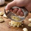 Stainless Manual Garlic Press with Handle, Easy To Use Garlic Mincer and Crusher for Kitchen